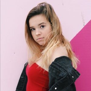 Meet your Posher, Julia